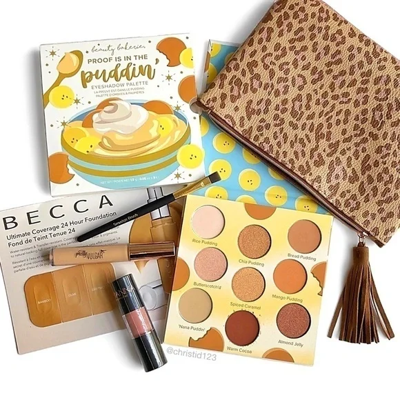 Makeup Bundle - Picture 1 of 8